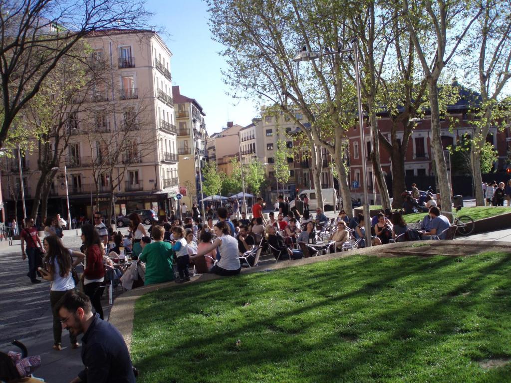 Hostal Castilla Madrid Luaran gambar