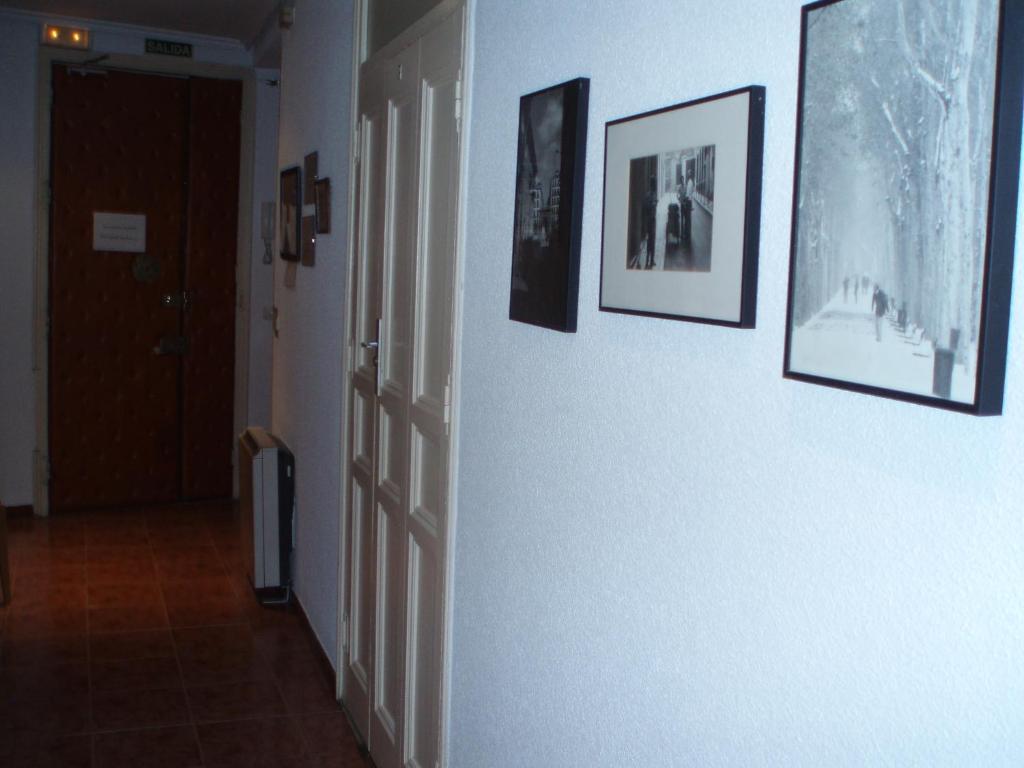 Hostal Castilla Madrid Luaran gambar